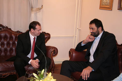 Gradonacelnik Nisa Milos Simonovic i predsednik OKS Vlade Divac